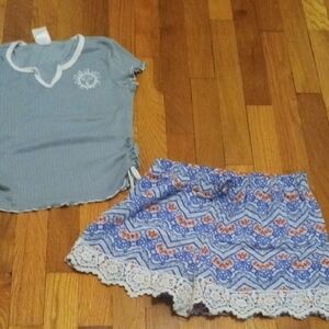 girl large Blue Top and Patterned Shorts Set